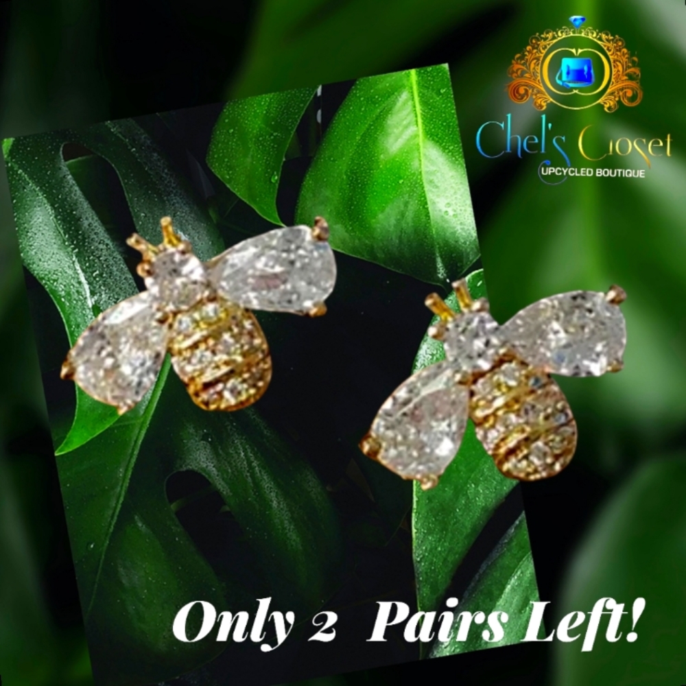 BEE EARRINGS STUDS